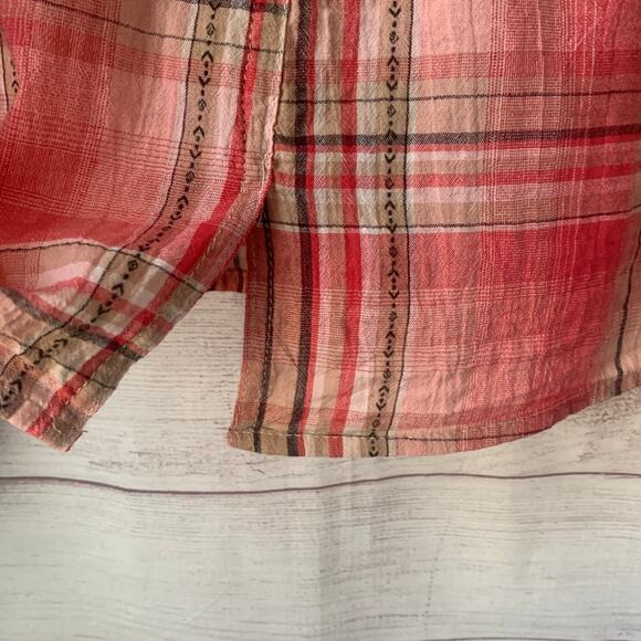 Gimmicks by BKE Pink and Blue Plaid and Lace Button Down Roll Tab Sleeves Size M - Picture 10 of 16